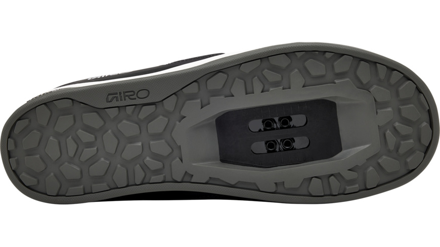 Giro Chamber III