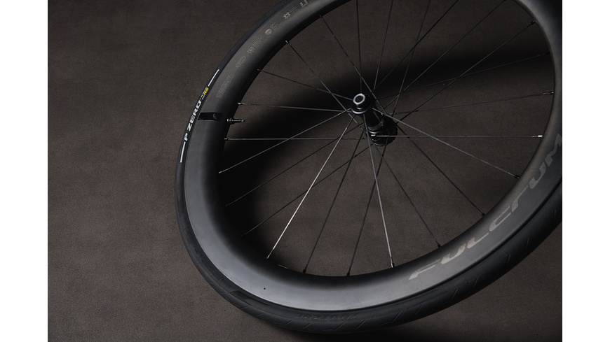 Pirelli P ZERO Race TLR RS Pirelli P ZERO Race TLR RS