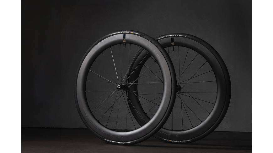 Pirelli P ZERO Race TLR RS Pirelli P ZERO Race TLR RS