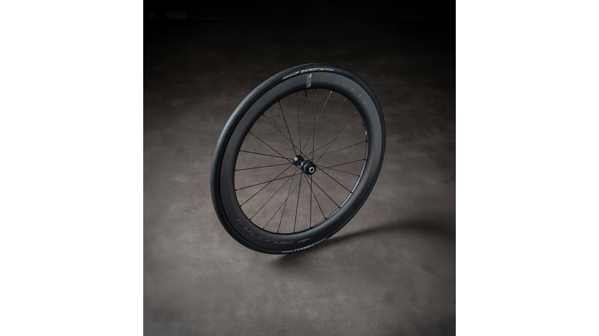 Pirelli P ZERO Race TLR RS Pirelli P ZERO Race TLR RS