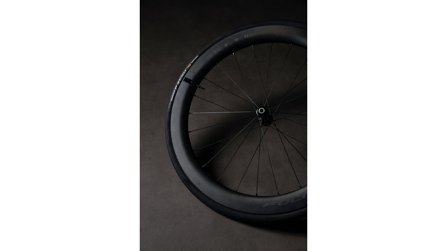 Pirelli P ZERO Race TLR RS Pirelli P ZERO Race TLR RS