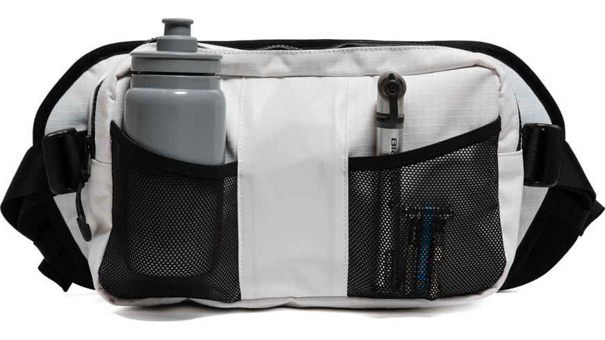 Capsuled Hip Bag
