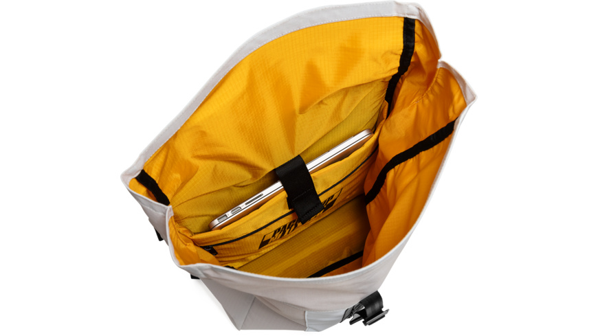 Capsuled Messenger Bag